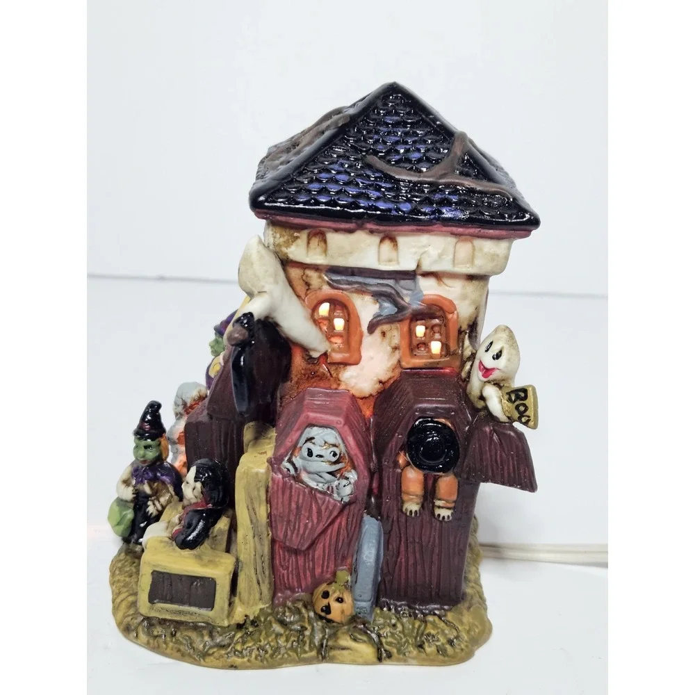 Spooky Hollow this vintage